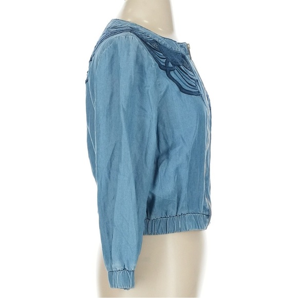 Vintage Bebe Y2K Blue Embroidered Denim Jean Jacket with Gold Zipper Size Small - Picture 2 of 6